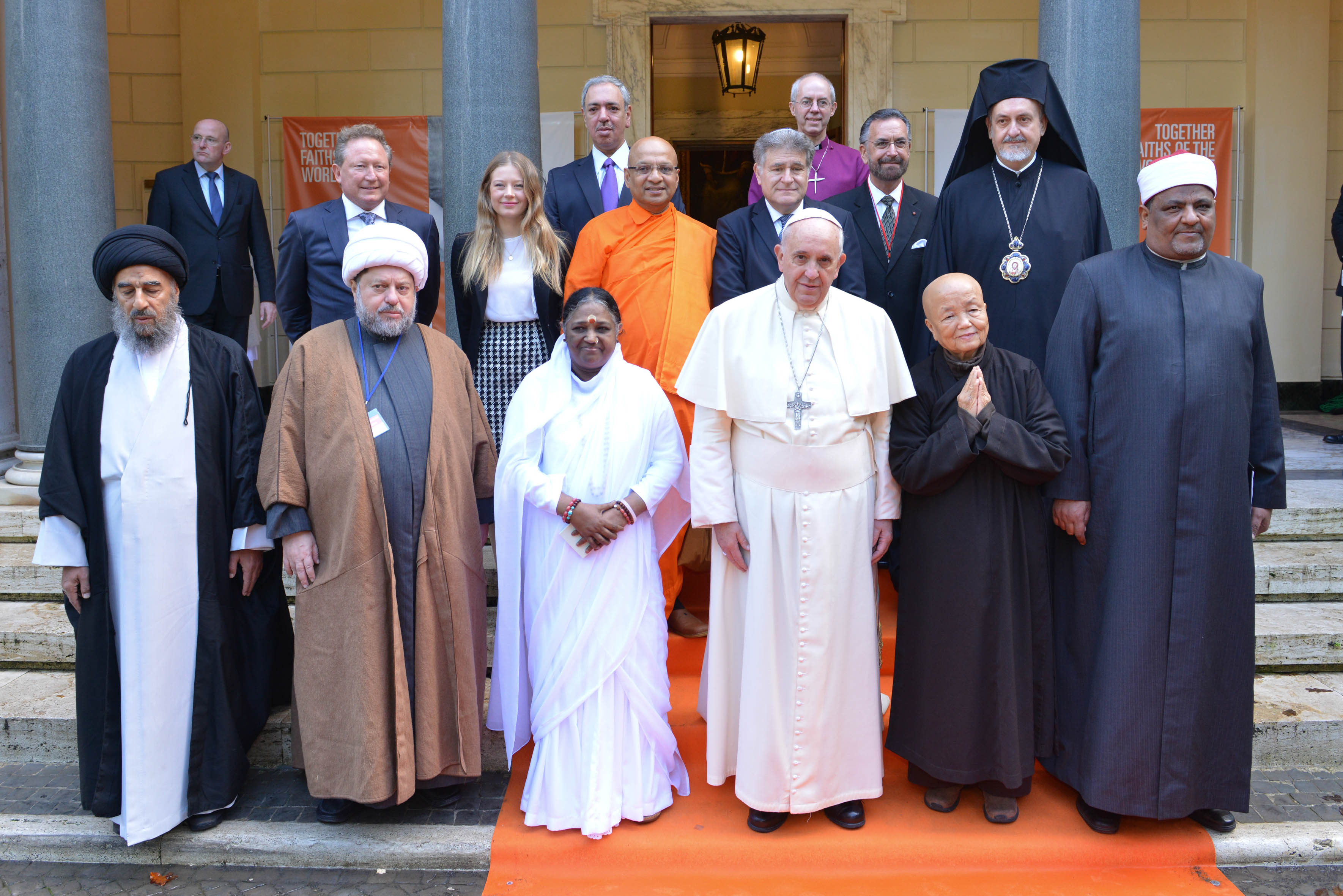 Другие православные конфессии. Папа Франциск и экуменизм. Священники разных конфессий. Священники разных религий.